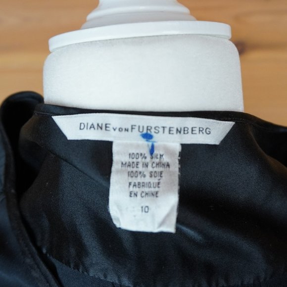 Diane von Furstenberg Black Silk Top Size 10 - Picture 8 of 8
